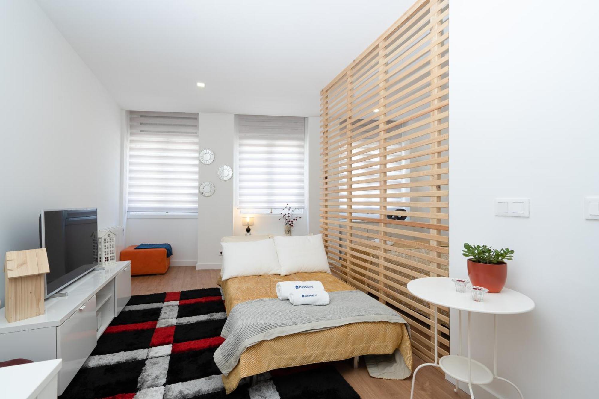 Host Wise - Modern Bright * Oporto